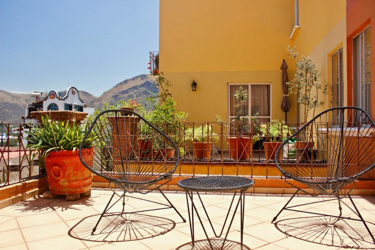 Colorful Family Condo With Terrace And Free Parking 과나후아토 외부 사진