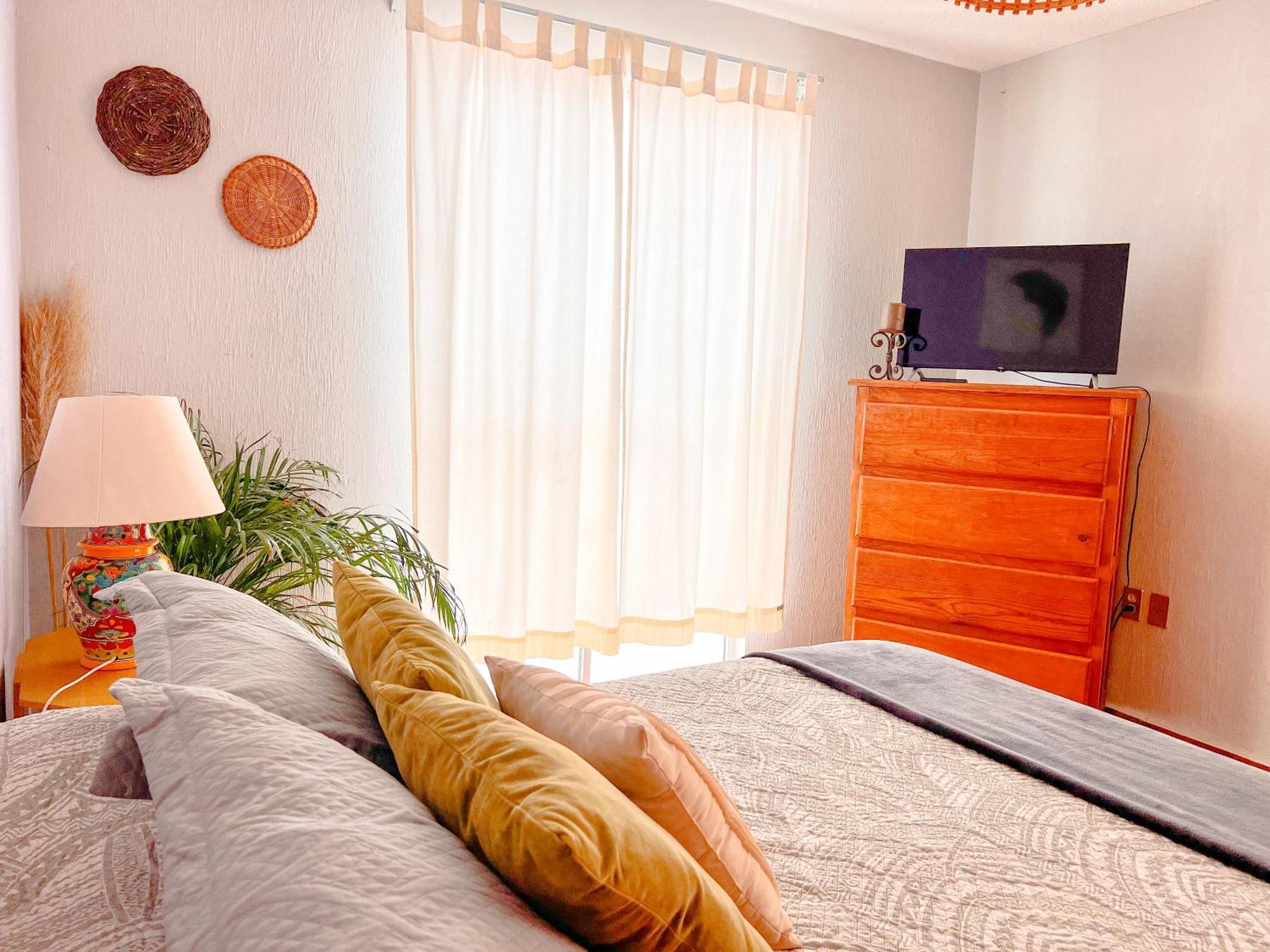 Colorful Family Condo With Terrace And Free Parking 과나후아토 외부 사진