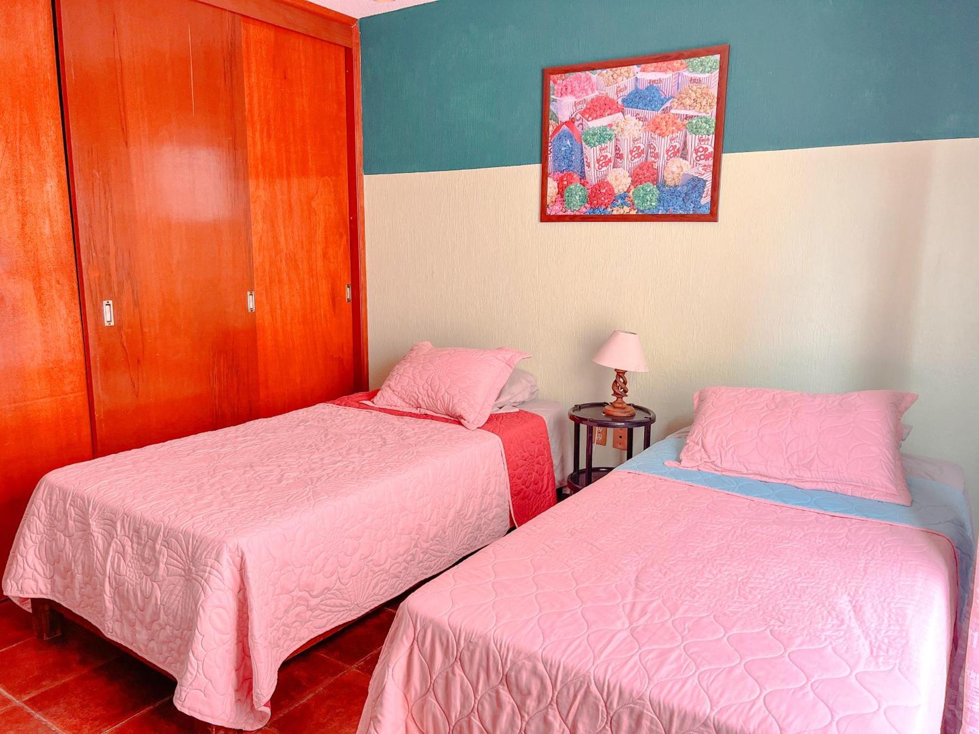 Colorful Family Condo With Terrace And Free Parking 과나후아토 외부 사진
